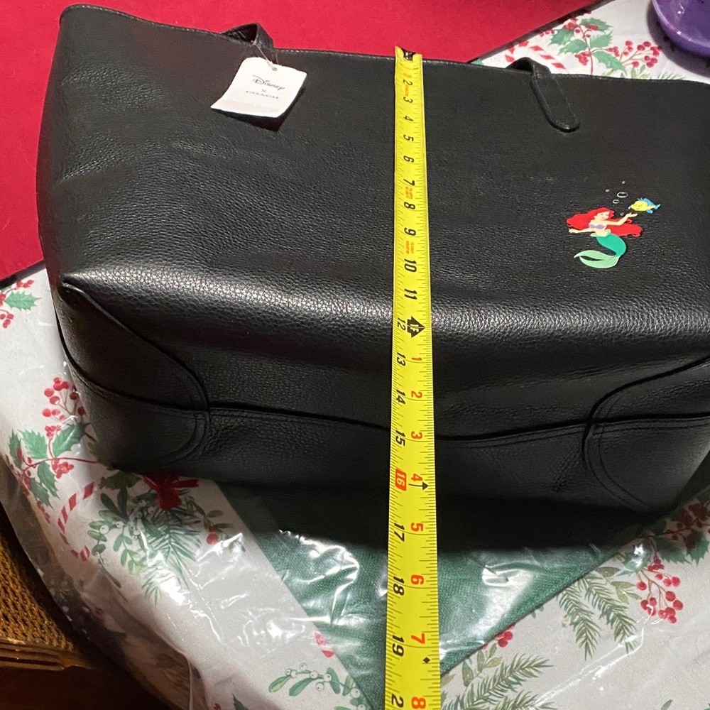 *Last Price Drop* NWT Coach Disney Black Ursula Little Mermaid Tote - Picture 12 of 13